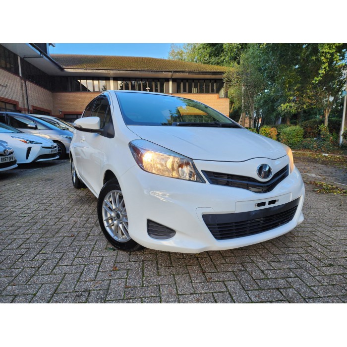 2013 TOYOTA YARIS WHITE 8390 ...